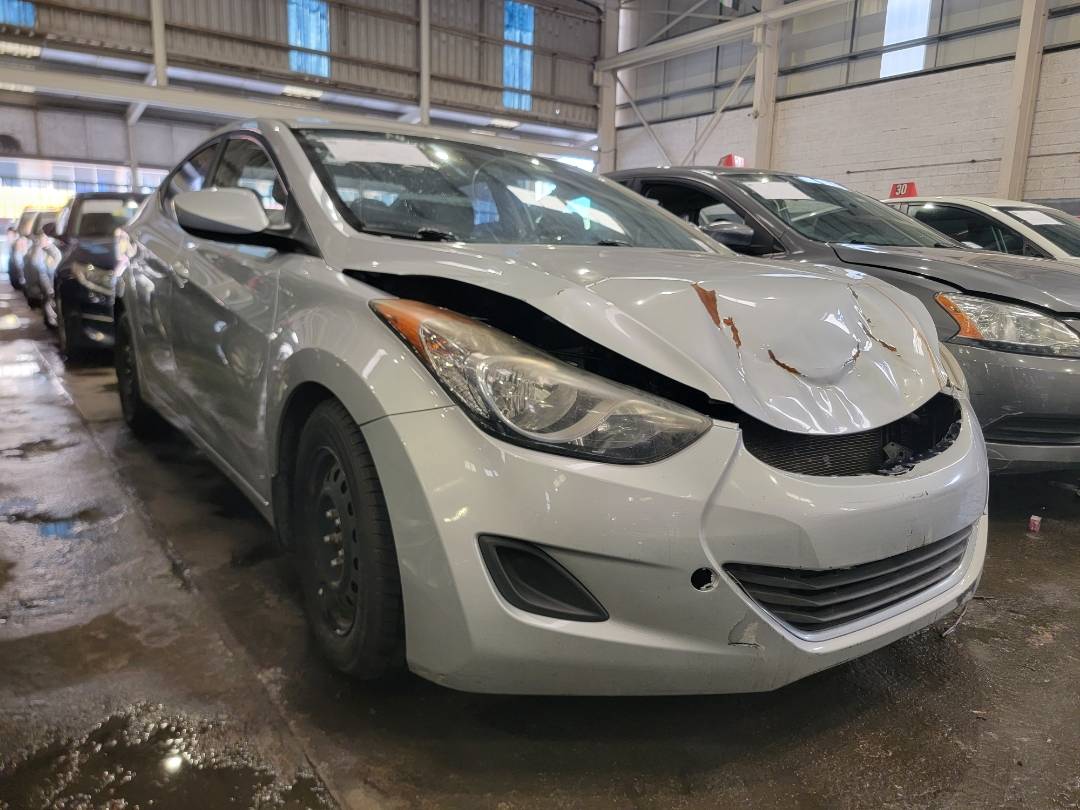 2013 HYUNDAI ELANTRA — 193008 KM — Lot 55761 — Souq - Marhaba Auctions Used Cars - Image 4