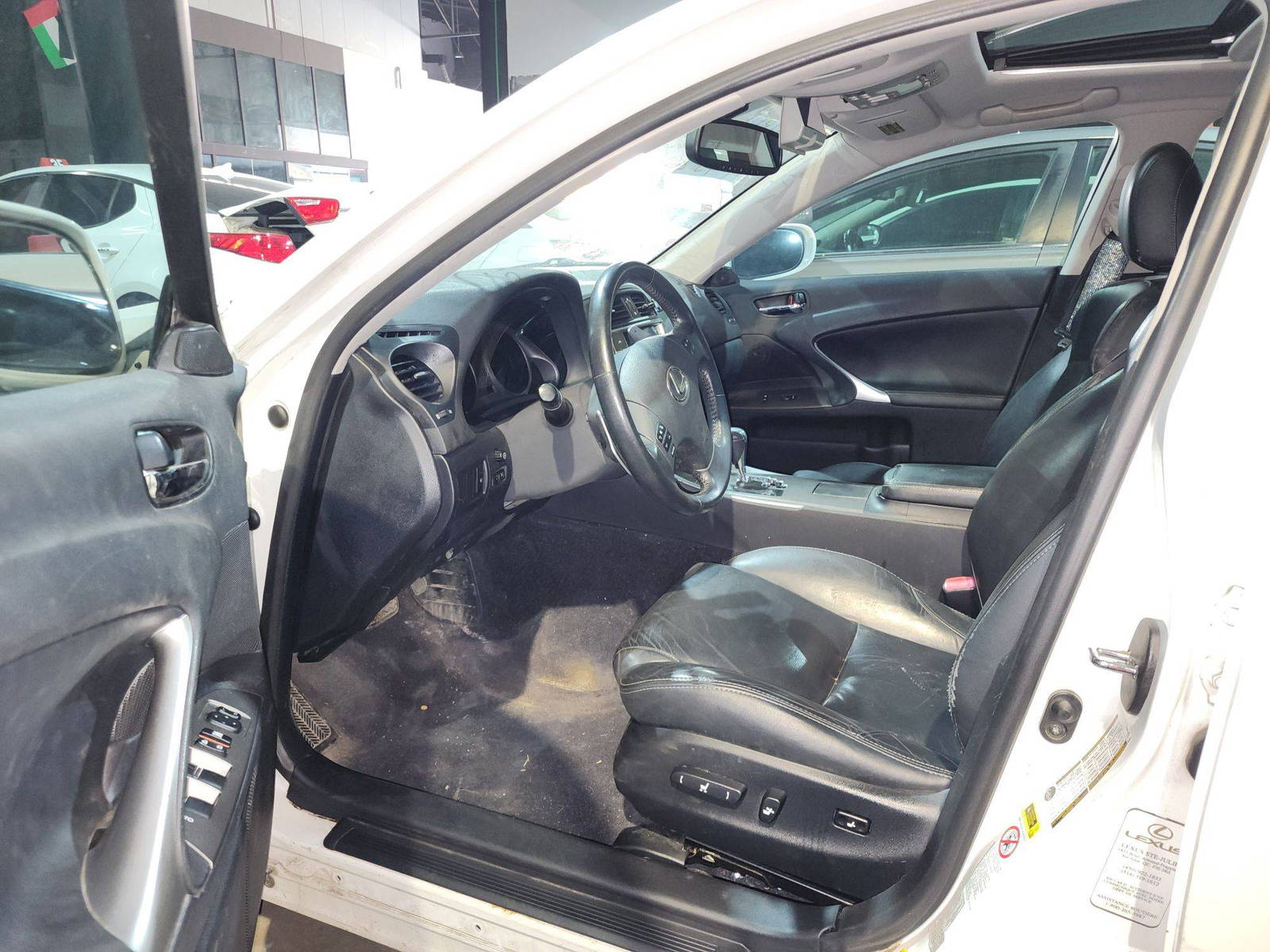 2010 LEXUS IS 250 — 173541 KM — Lot 5041226 — Al Quoz - Marhaba Auctions Used Cars - Image 9
