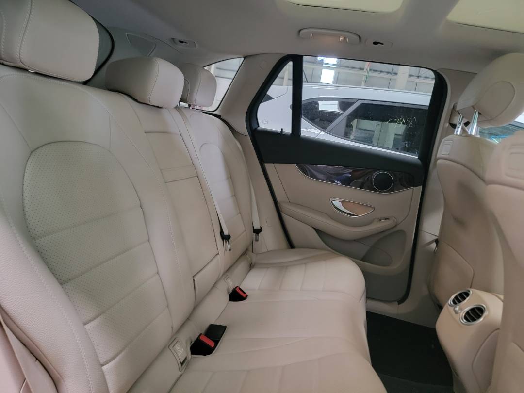 2019 MERCEDES BENZ GLC-300 — 65791 Miles — Lot 38418215 - Marhaba Auctions Used Cars - Image 5