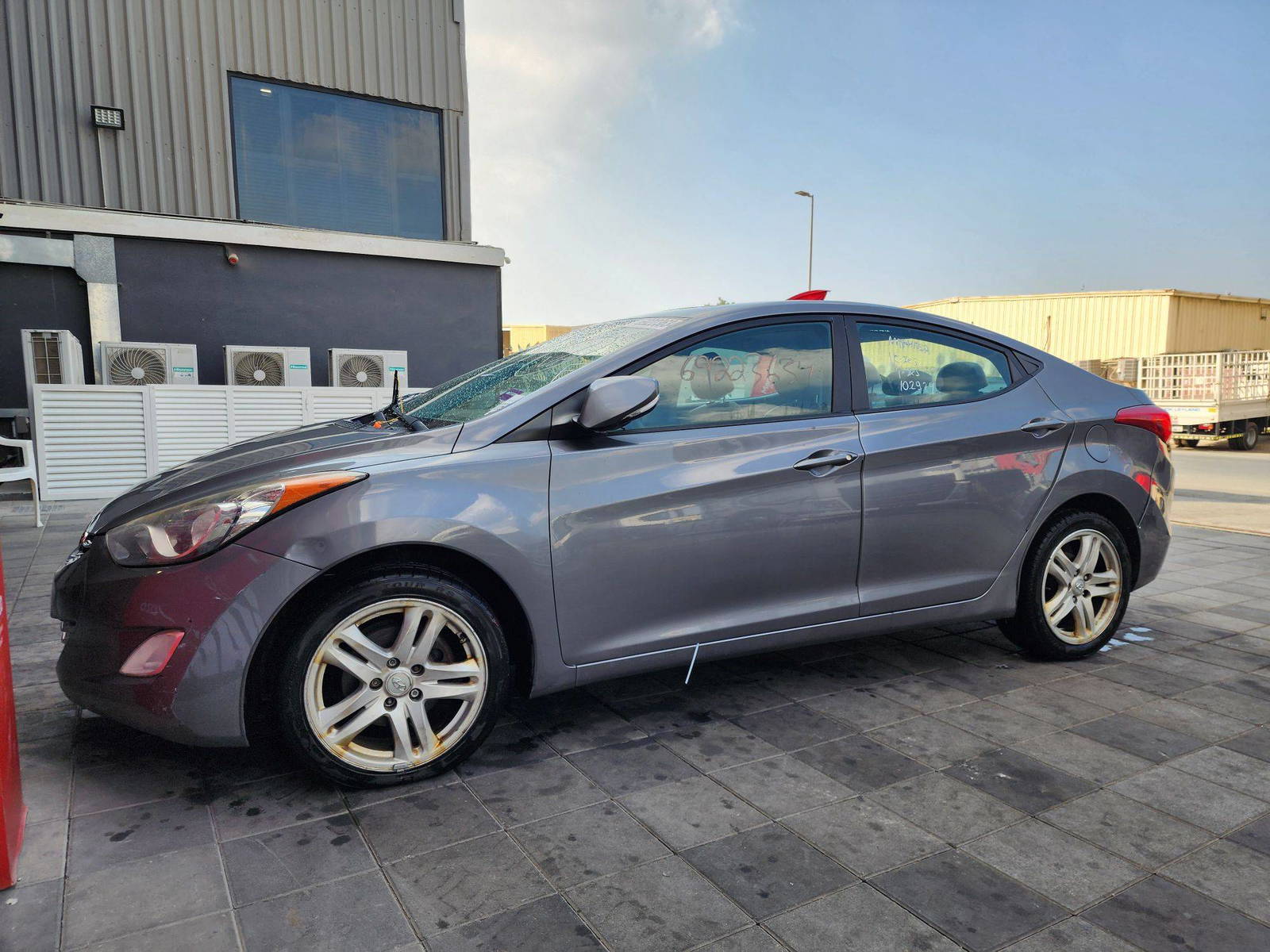 2012 HYUNDAI ELANTRA — 146649 Miles — Lot 106414 — Al Quoz - Marhaba Auctions Used Cars - Image 6