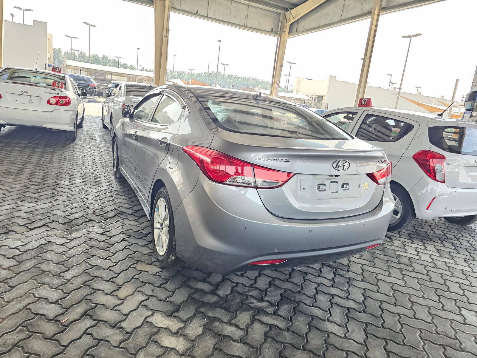 2011 HYUNDAI AVANTE — 186453 KM — Lot 078110 — Souq - Marhaba Auctions Used Cars - Image 5