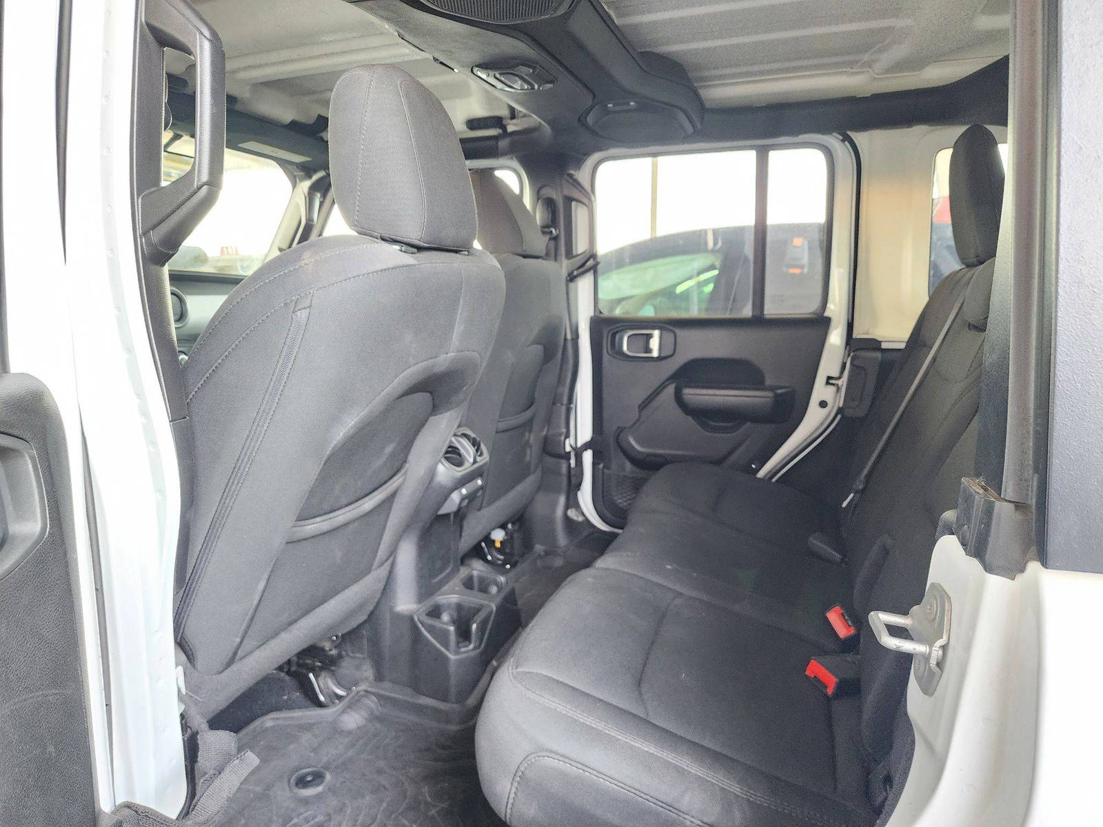 2022 JEEP WRANGLER — 37131 Miles — Lot 4NW200186 — Souq - Marhaba Auctions Used Cars - Image 6