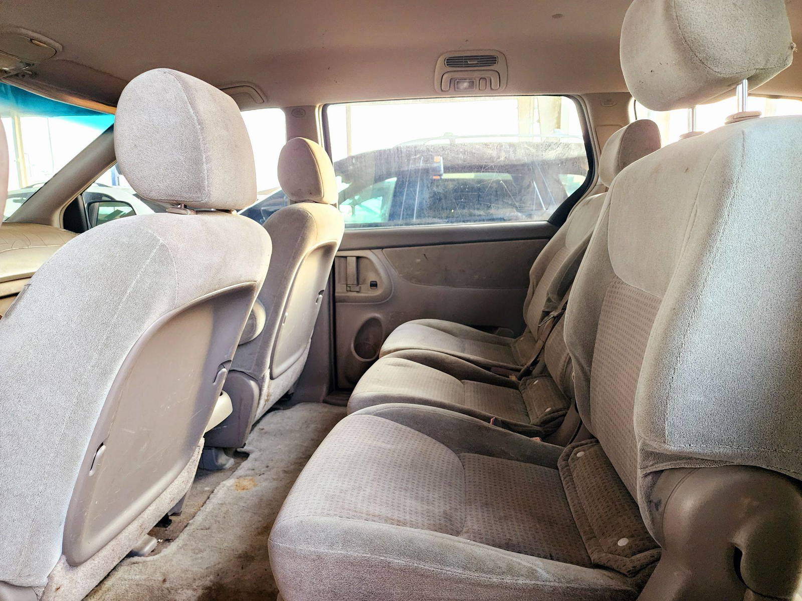 2006 TOYOTA SIENNA — 204212 Miles — Lot 40254616 — Souq - Marhaba Auctions Used Cars - Image 6