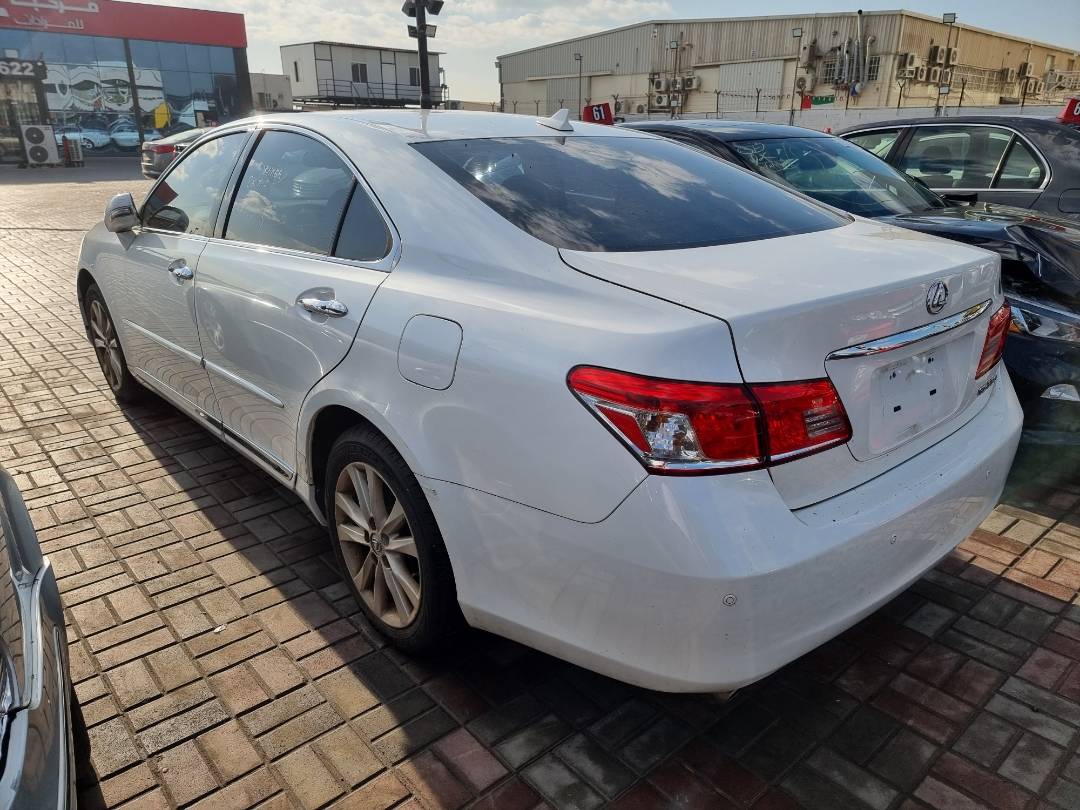 2011 LEXUS ES 350 — 202987 Miles — Lot 215487 — Ind. 12 - Marhaba Auctions Used Cars - Image 5