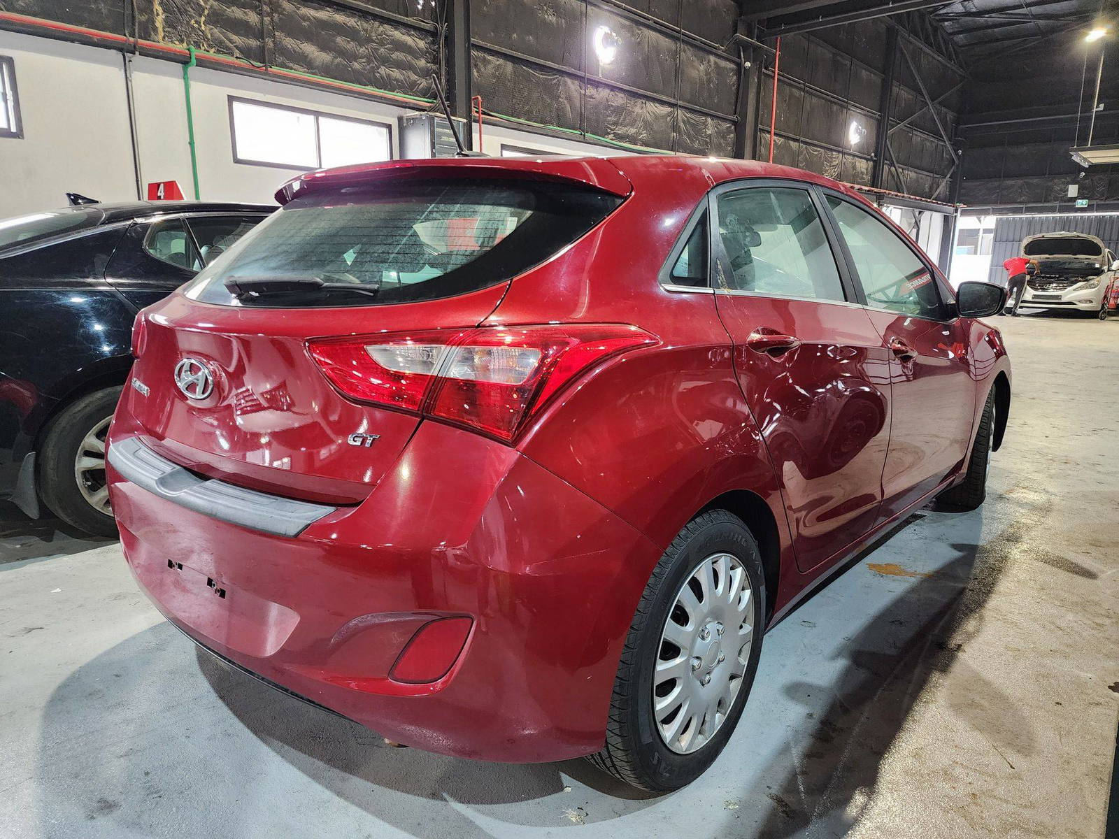2017 HYUNDAI ELANTRA GT — 116553 Miles — Lot HU349337 — Souq - Marhaba Auctions Used Cars - Image 6