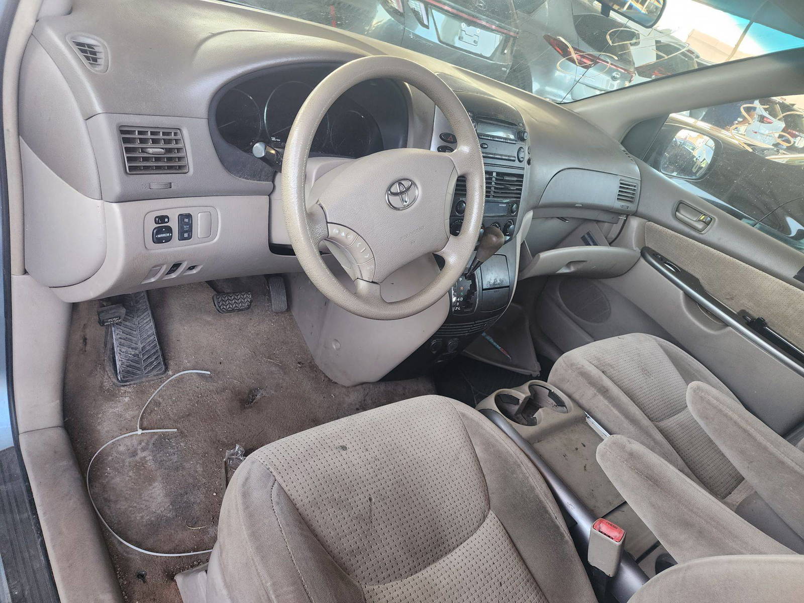 2007 TOYOTA SIENNA — 146375 Miles — Lot 71410523 - Marhaba Auctions Used Cars - Image 4