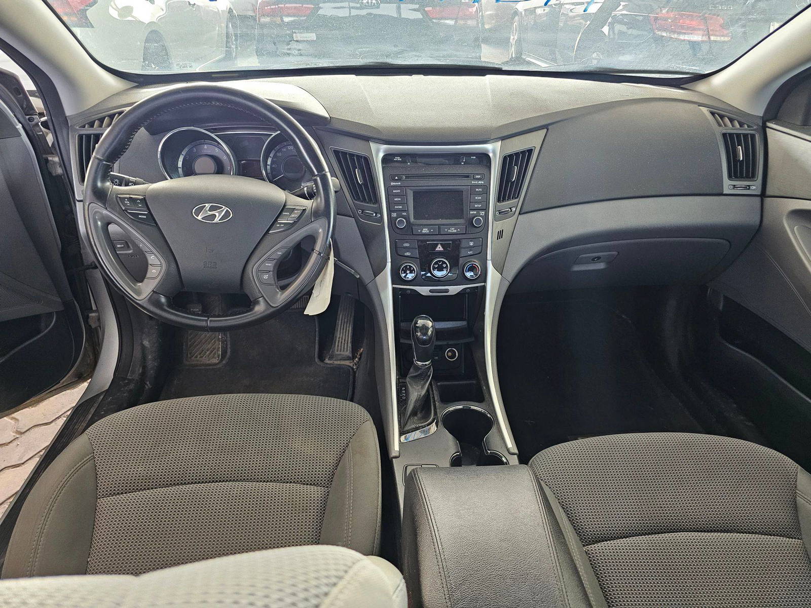 2014 HYUNDAI SONATA — 184731 KM — Lot EH864153 — Souq - Marhaba Auctions Used Cars - Image 7