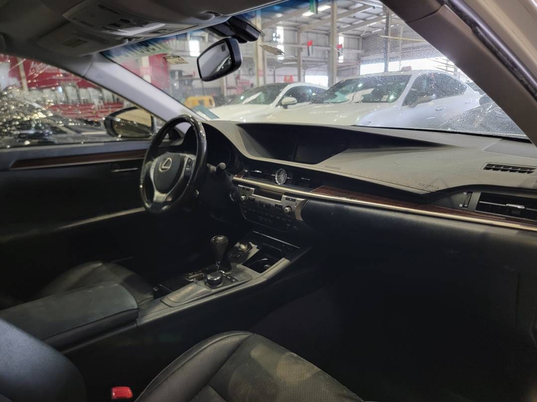 2014 LEXUS ES 350 — 185856 Miles — Lot 2108101 — Main - Marhaba Auctions Used Cars - Image 6