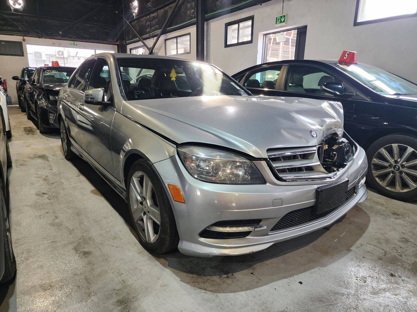 MERCEDES BENZ C300 2011 - Marhaba Auction Used Cars - Image 3