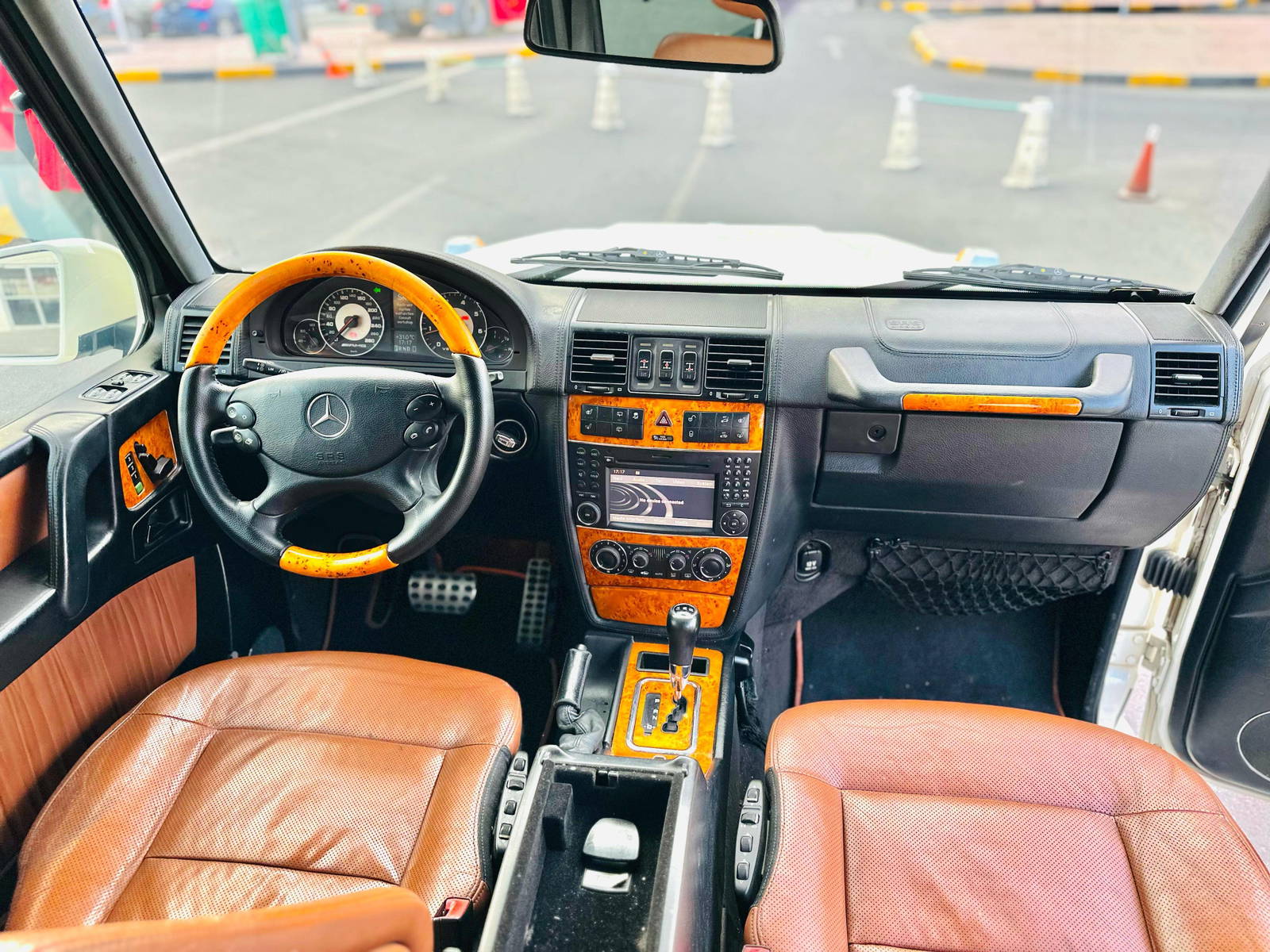 2011 MERCEDES BENZ G55 — 285222 KM — Lot X187103 — Souq - Marhaba Auctions Used Cars - Image 9