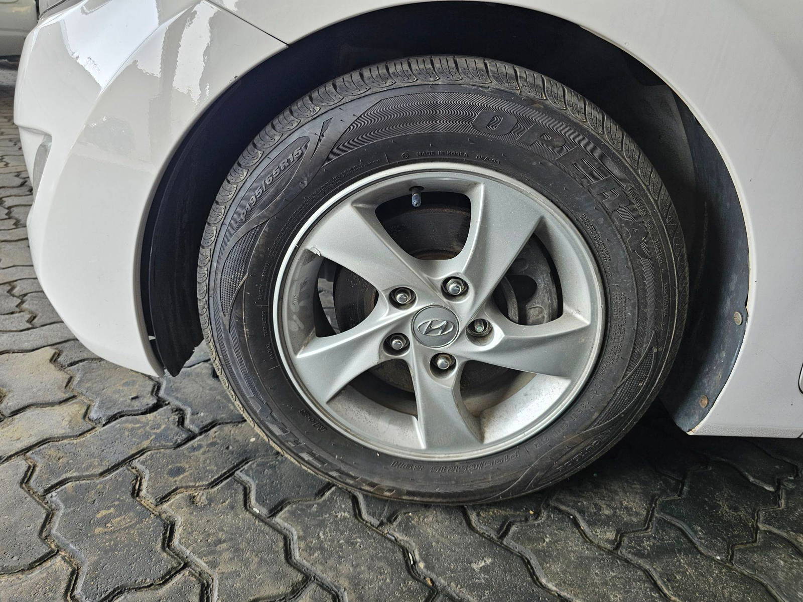 2012 HYUNDAI AVANTE — 207280 KM — Lot 329368 — Souq - Marhaba Auctions Used Cars - Image 10