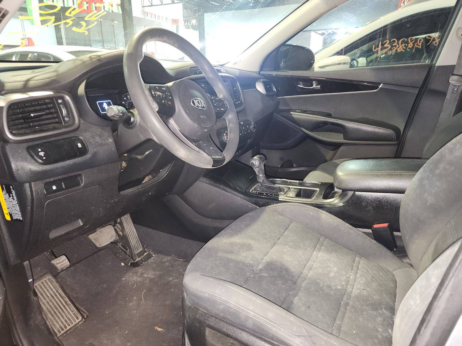 2016 KIA SORENTO — 124491 Miles — Lot 82502305 — Souq - Marhaba Auctions Used Cars - Image 9