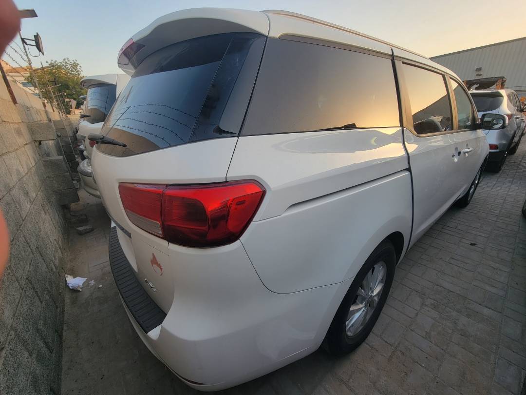 2015 KIA SEDONA — 219766 Miles — Lot 6F6060948 — Main - Marhaba Auctions Used Cars - Image 4