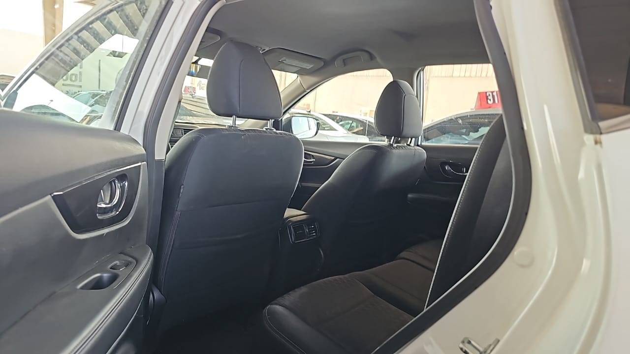 2017 NISSAN ROGUE — 177582 Miles — Lot 4HW013005 — Souq - Marhaba Auctions Used Cars - Image 7