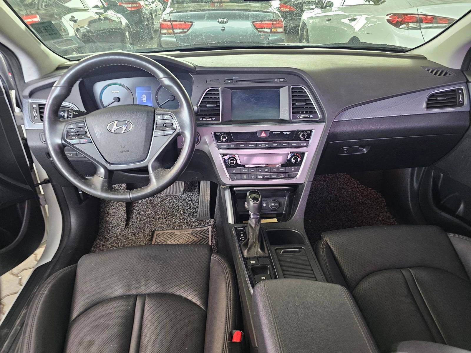 2017 HYUNDAI SONATA — 210753 KM — Lot 61128 — Souq - Marhaba Auctions Used Cars - Image 7