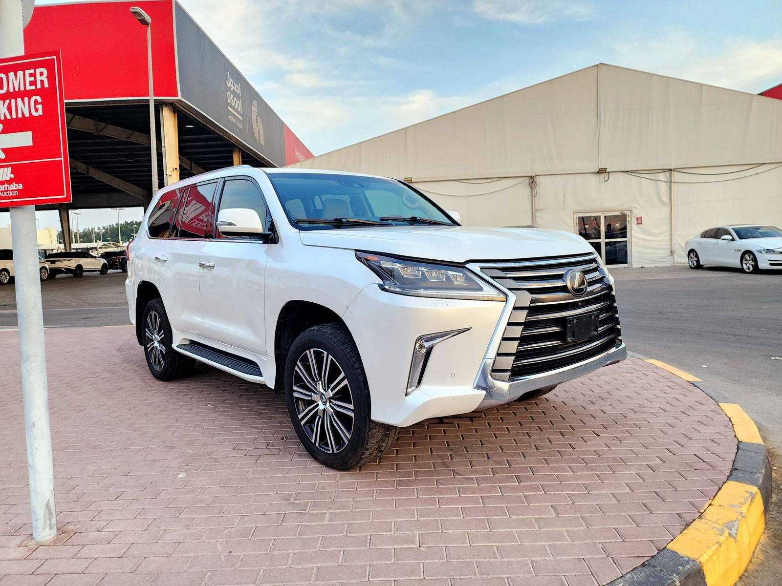 2018 LEXUS LX 570 — 121496 Miles — Lot J4262959 — Souq - Marhaba Auctions Used Cars - Image 4