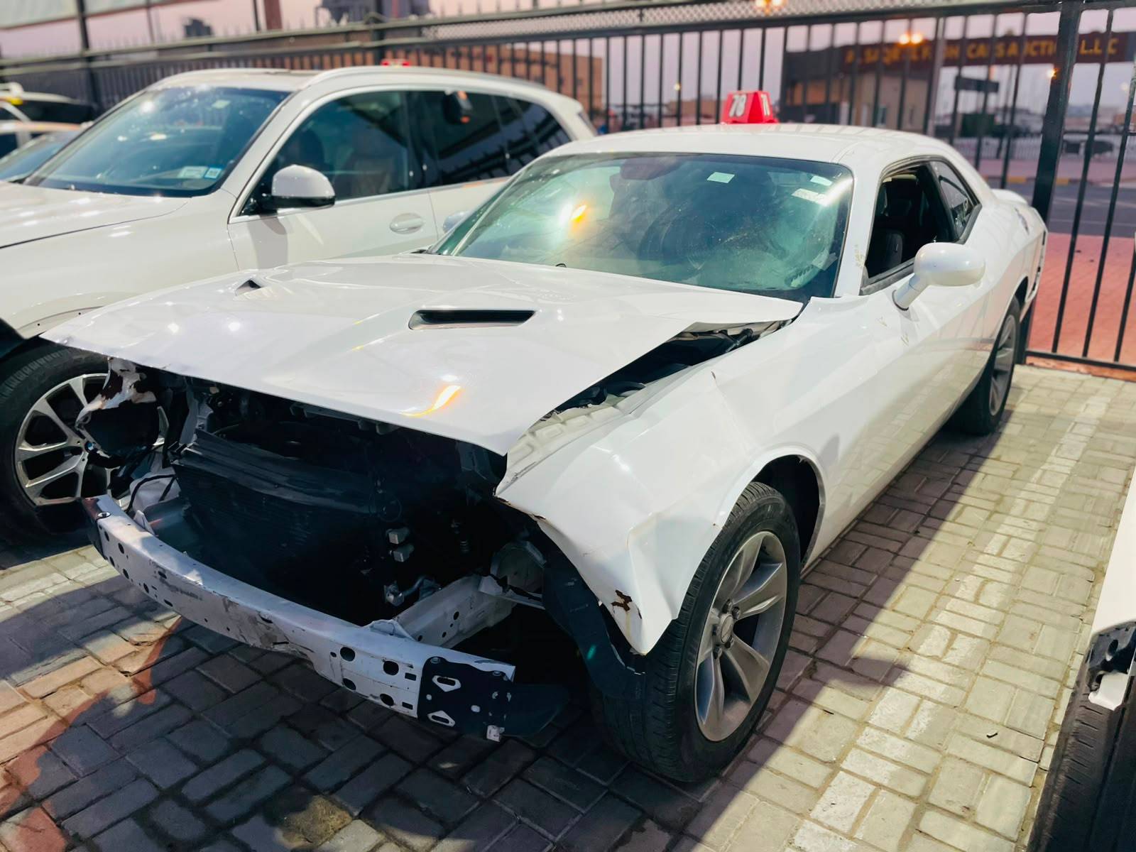 Dodge CHALLENGER 2020 view 2