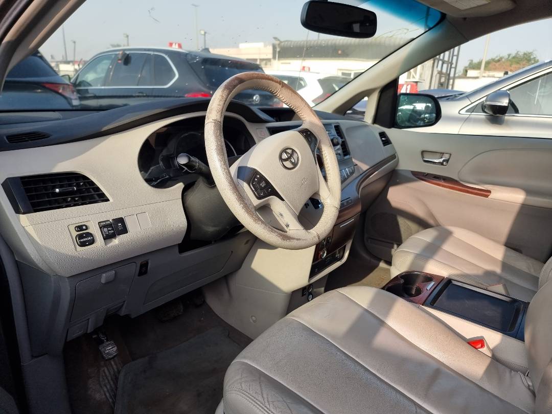 TOYOTA SIENNA 2011 - Marhaba Auction Used Cars - Image 7