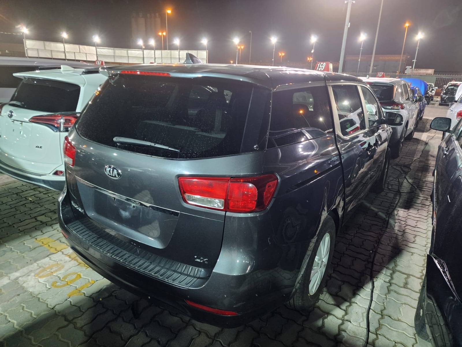 KIA SEDONA 2018 view 2