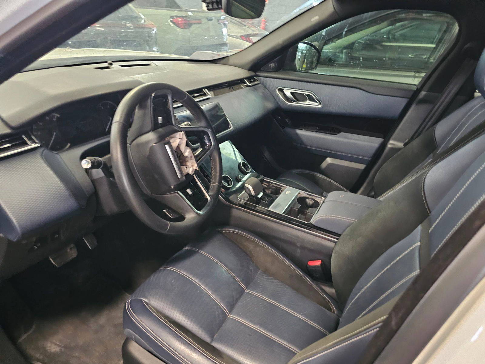 LAND ROVER RANGE ROVER VELAR R-DYNAMIC S 2023 - Marhaba Auction Used Cars - Image 8