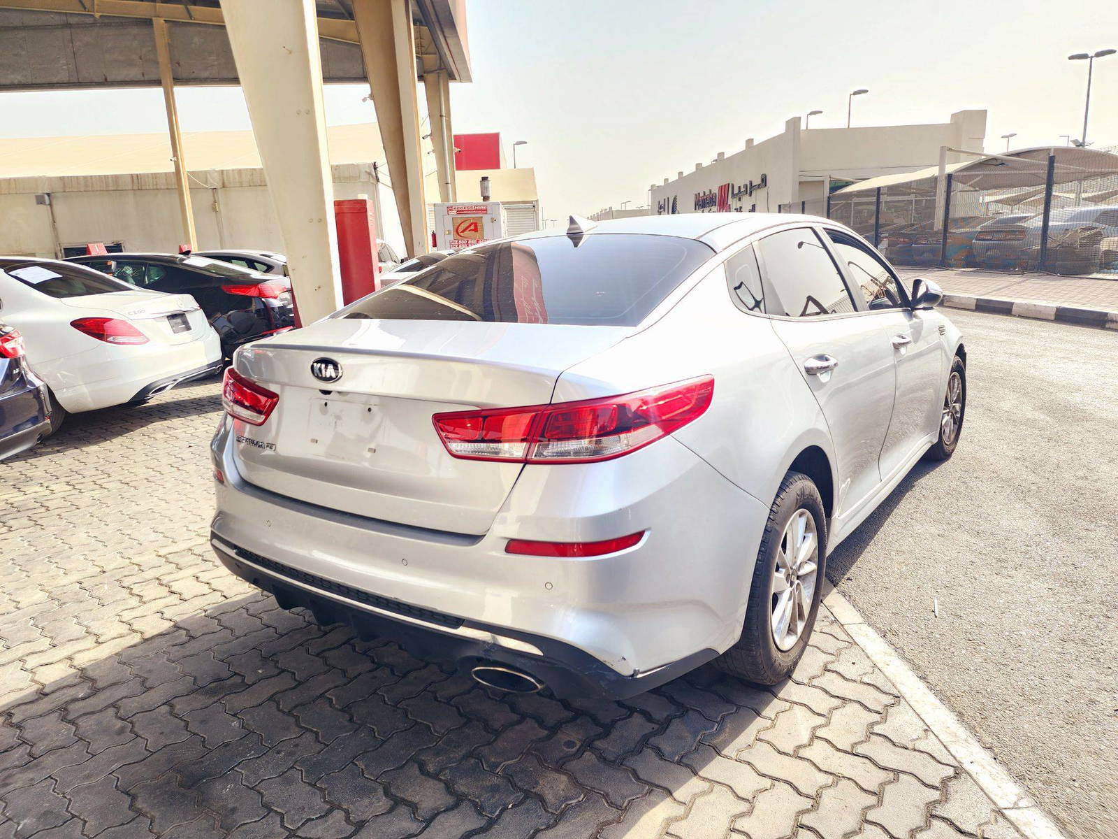 2019 KIA OPTIMA — 99618 Miles — Lot 41140484 — Souq - Marhaba Auctions Used Cars - Image 5