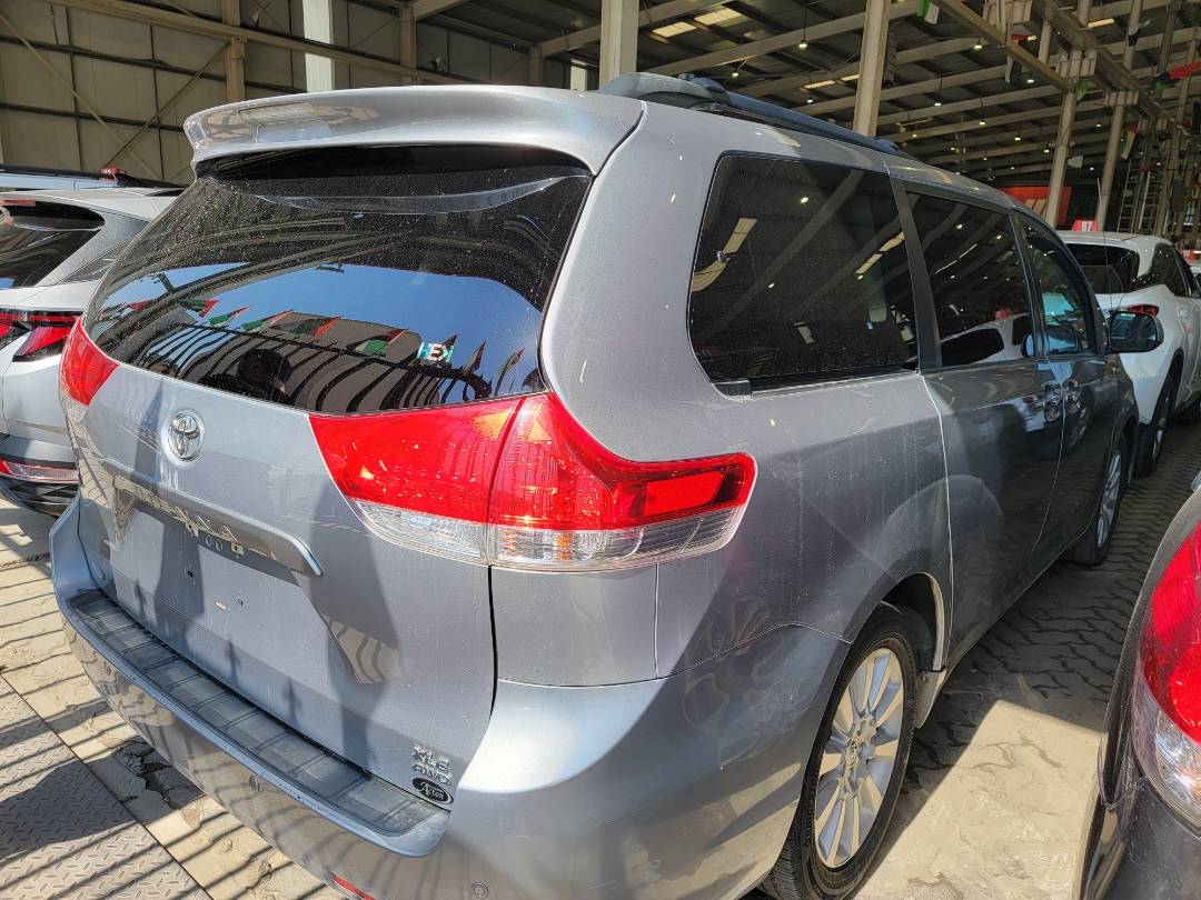 2013 TOYOTA SIENNA — 232577 Miles — Lot DS059258 — Main - Marhaba Auctions Used Cars - Image 4