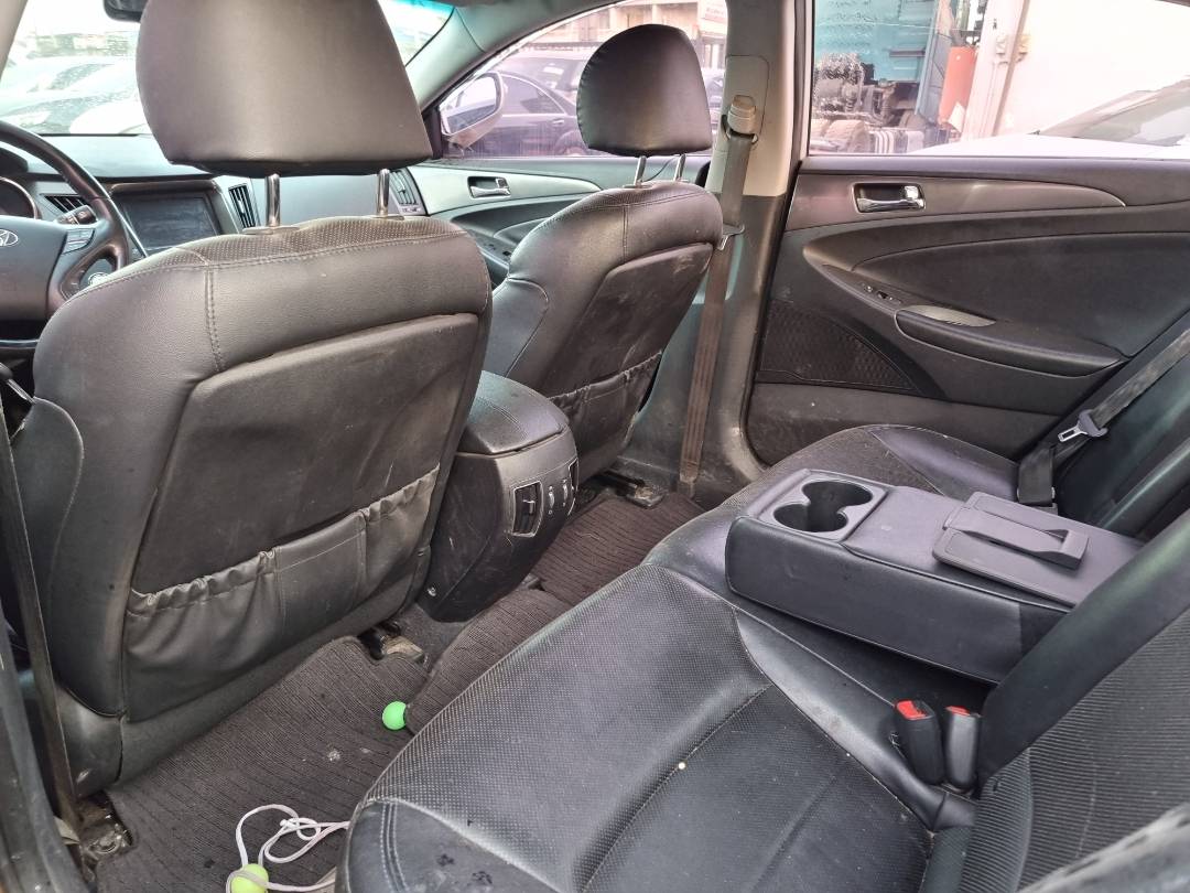 2012 HYUNDAI SONATA — 253988 KM — Lot 124587 — Souq - Marhaba Auctions Used Cars - Image 6