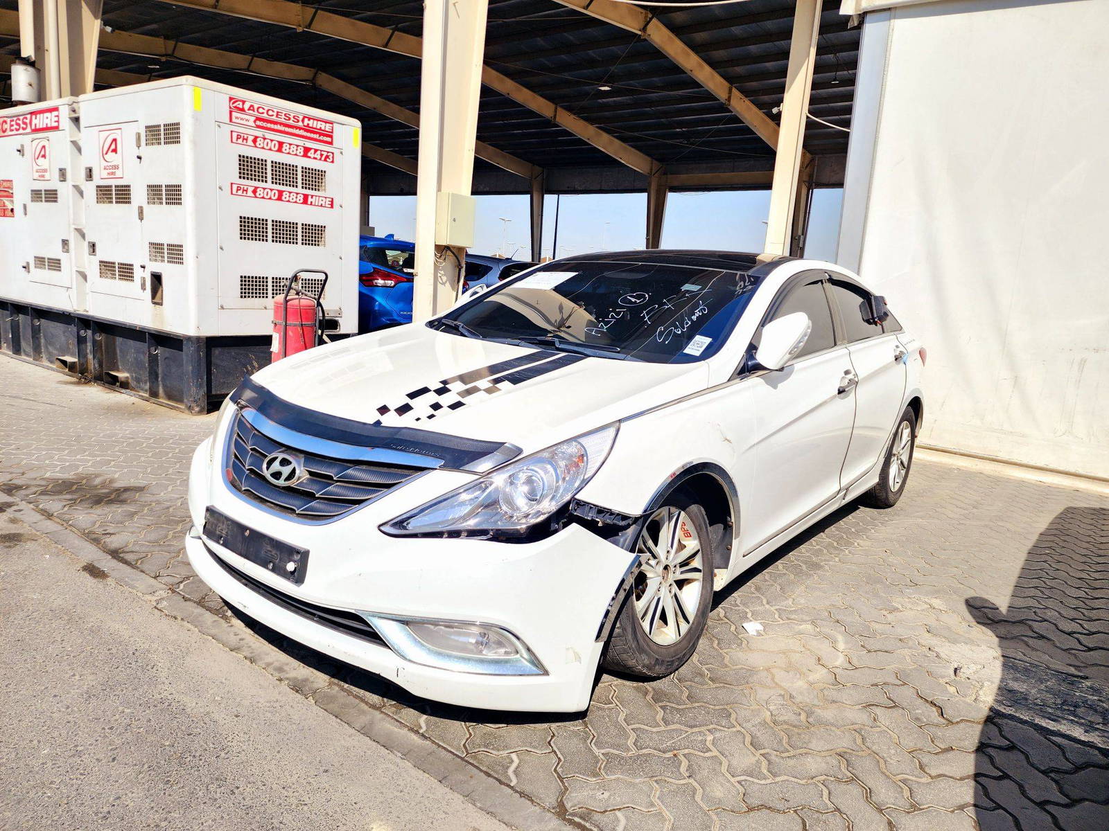 2010 HYUNDAI SONATA — 111806 KM — Lot 052945 — Souq - Marhaba Auctions Used Cars - Image 4