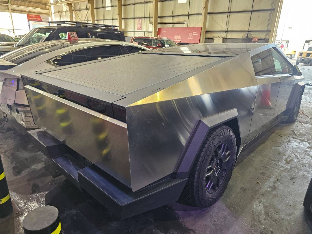 TESLA CYBERTRUCK 2025 - Marhaba Auction Used Cars - Image 5