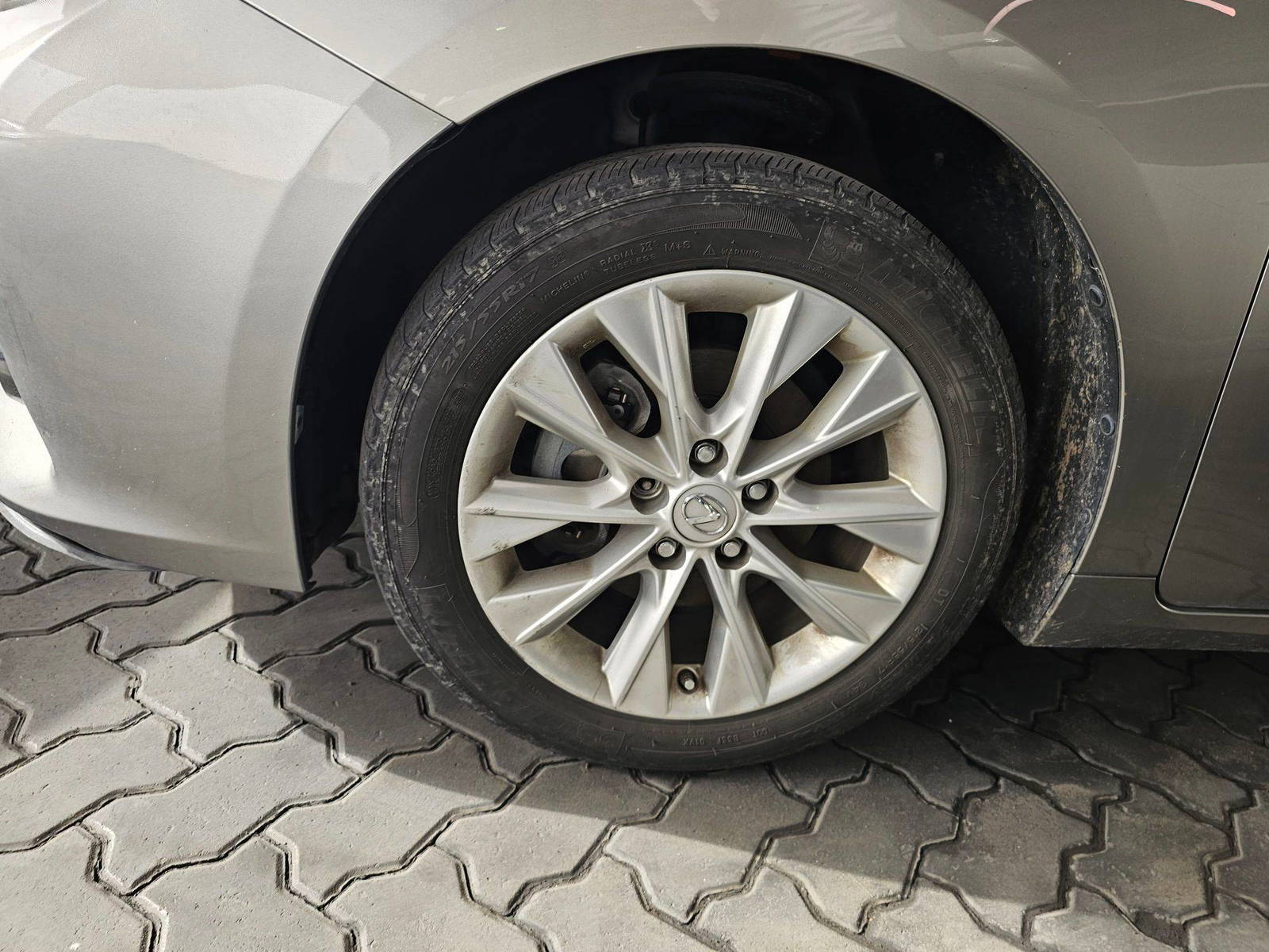 2015 LEXUS ES 300H — 148909 Miles — Lot 69030425 — Souq - Marhaba Auctions Used Cars - Image 12