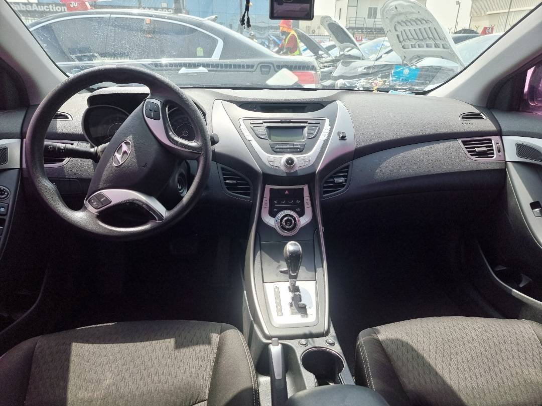 2012 HYUNDAI AVANTE — 67567 KM — Lot 2135478 — Ind. 12 - Marhaba Auctions Used Cars - Image 7