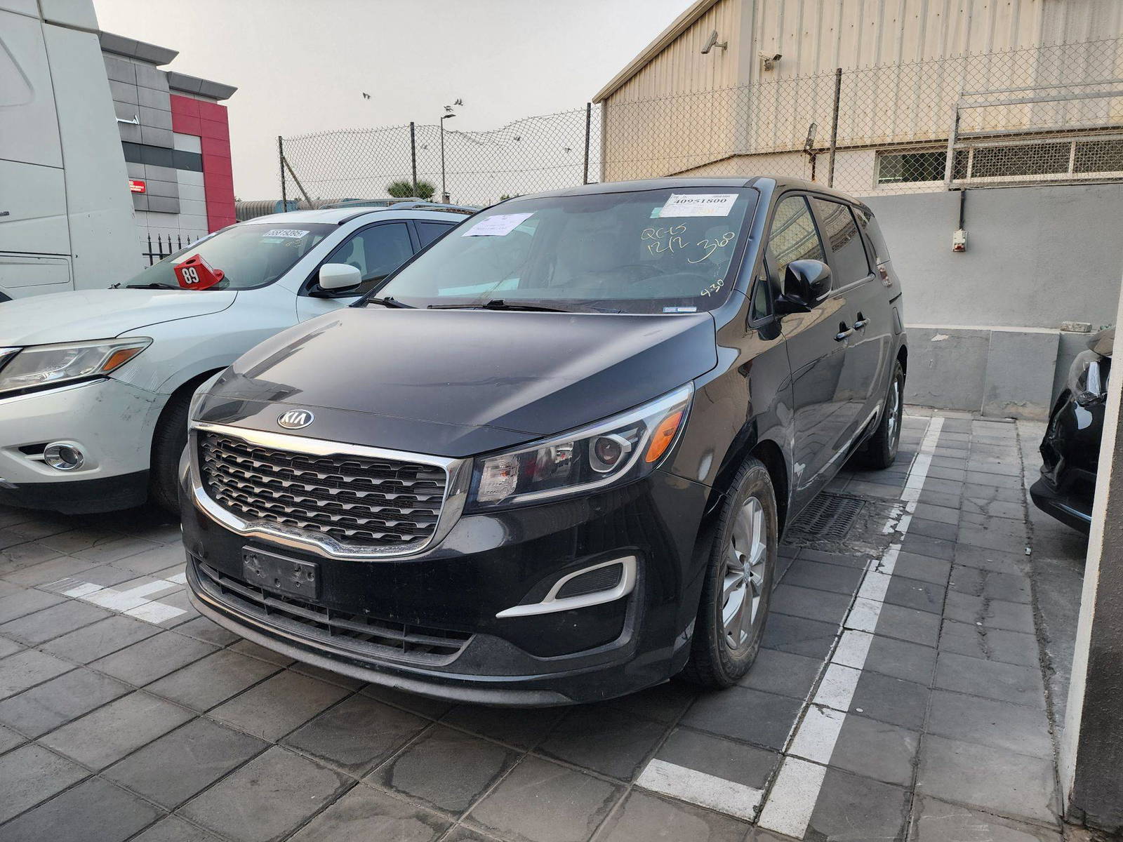 2020 KIA SEDONA — 164989 Miles — Lot 6594029 — Al Quoz - Marhaba Auctions Used Cars - Image 6