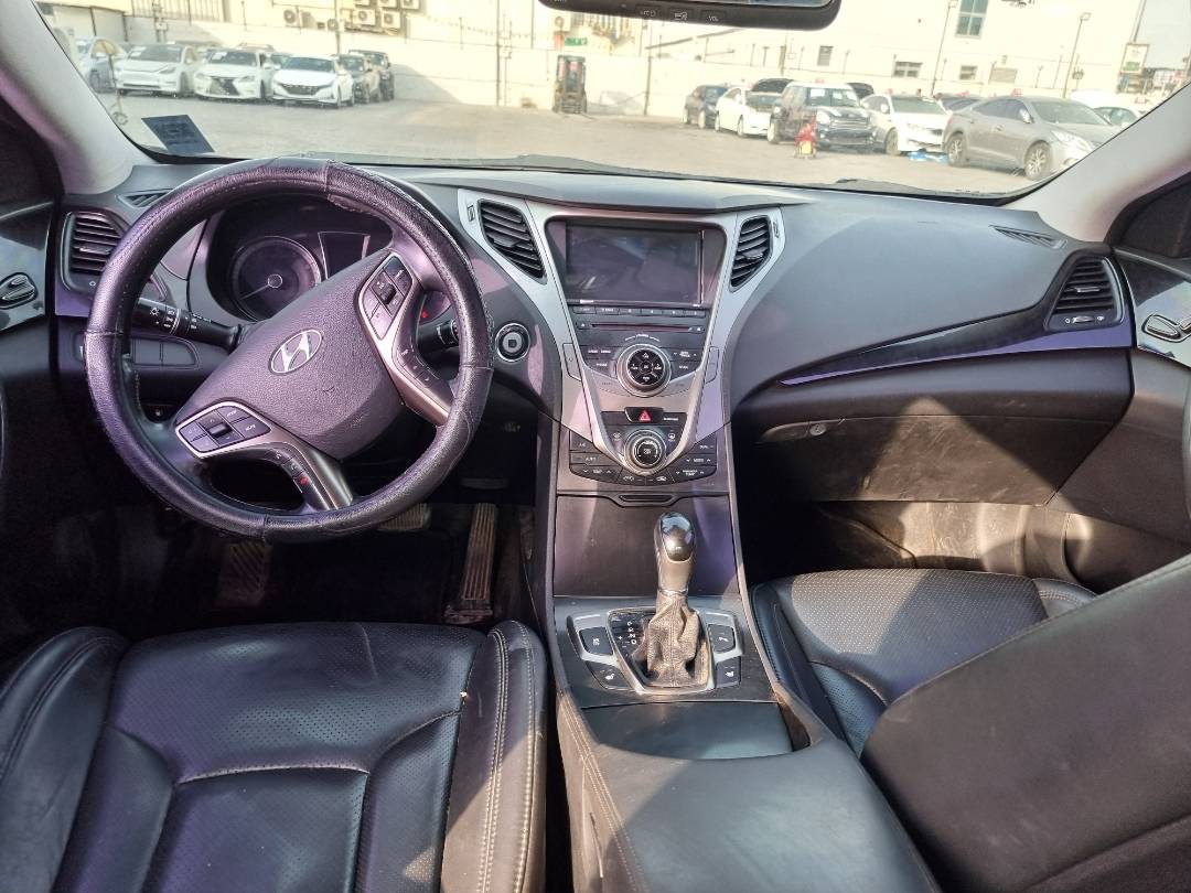 2014 HYUNDAI GRANDEUR — 227942 KM — Lot 125478 — Main - Marhaba Auctions Used Cars - Image 7