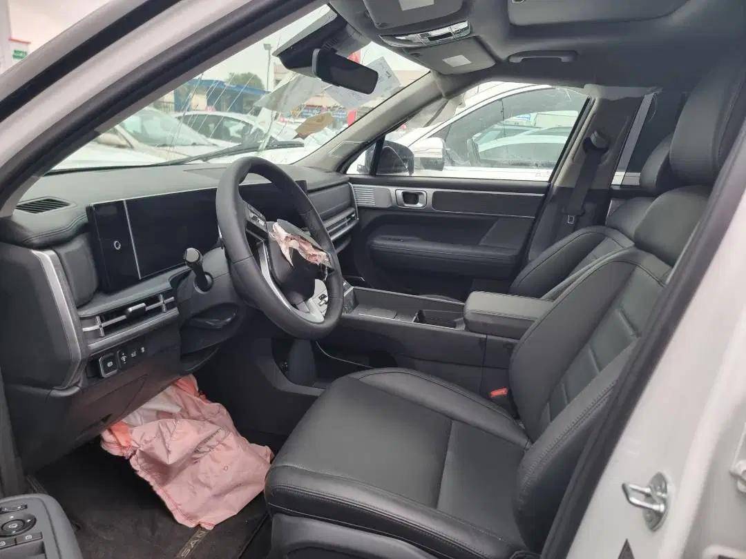 HYUNDAI SANTA FE 2025 - Marhaba Auction Used Cars - Image 4