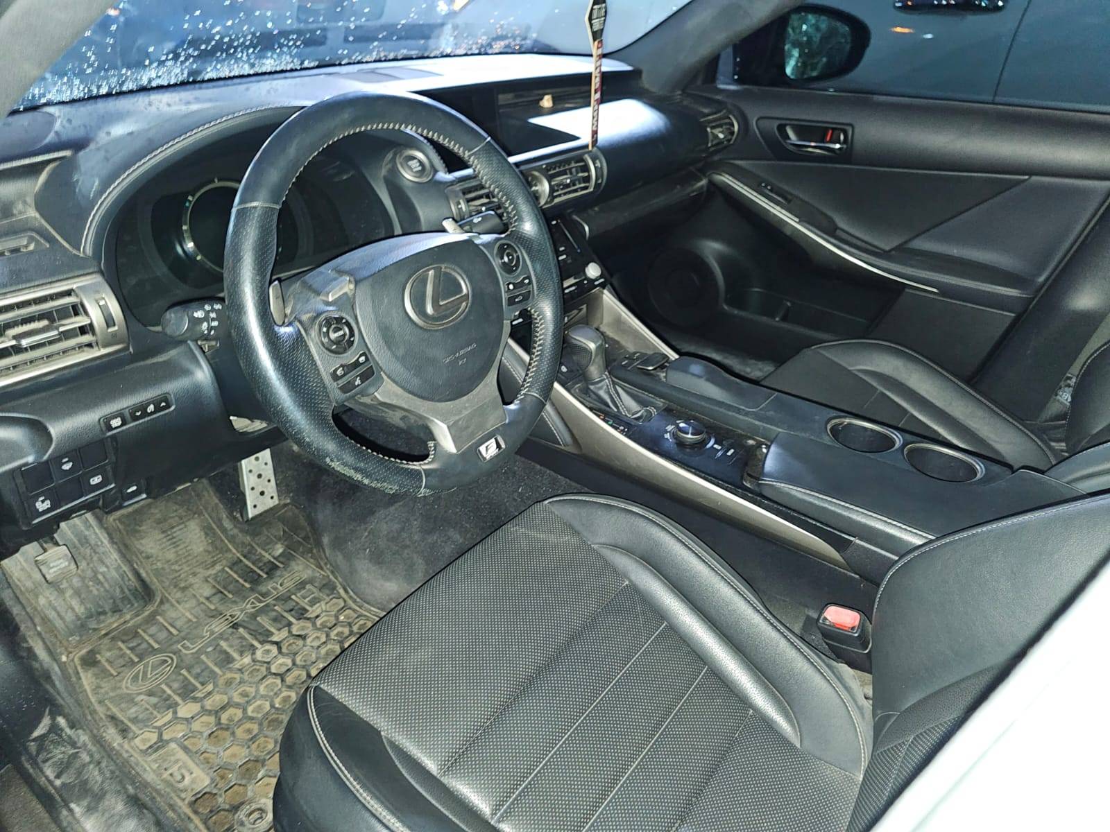 2014 LEXUS IS-350 — 131076 KM — Lot 4E5002407 - Marhaba Auctions Used Cars - Image 9