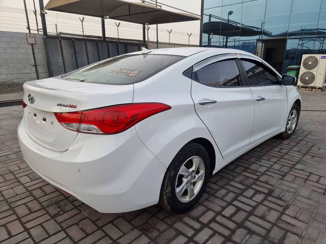 2011 HYUNDAI AVANTE — 219527 KM — Lot 095812 — Ind. 12 - Marhaba Auctions Used Cars - Image 4