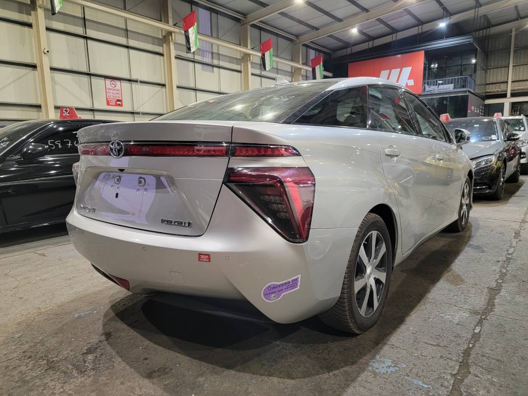 2018 TOYOTA MIRAI — 69584 KM — Lot A005170 — Main - Marhaba Auctions Used Cars - Image 4