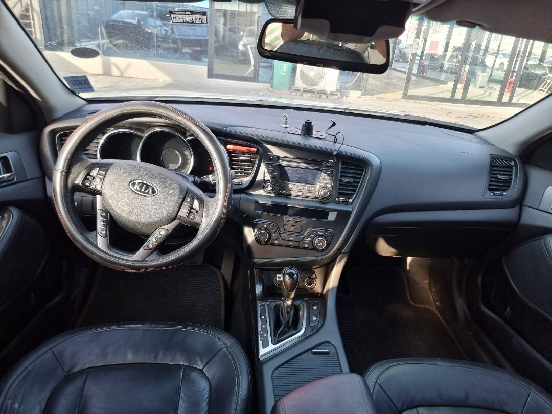 2011 KIA K5 — 143116 KM — Lot 125487 — Ind. 12 - Marhaba Auctions Used Cars - Image 8