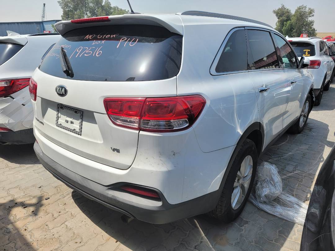2017 KIA SORENTO — 193960 Miles — Lot 50171126 — Souq - Marhaba Auctions Used Cars - Image 3