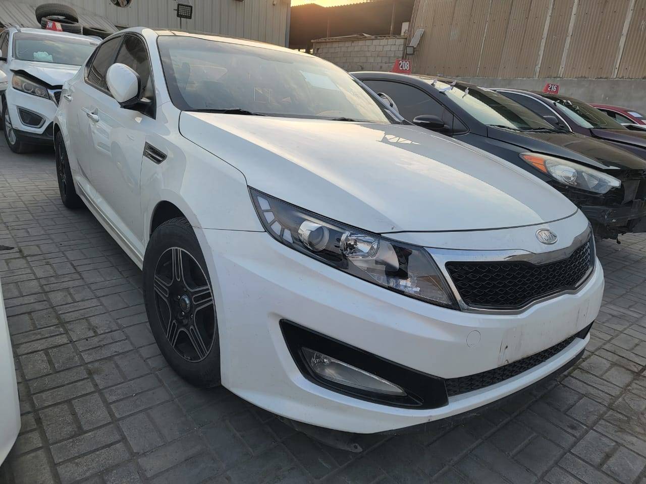 2011 KIA K5 — 172084 KM — Lot 098832 — Main - Marhaba Auctions Used Cars - Image 3