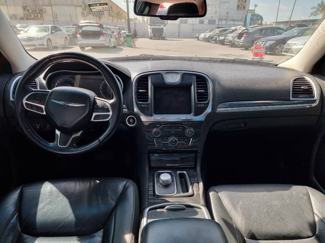 2018 CHRYSLER 300 — 175732 KM — Lot 2154187 — Main - Marhaba Auctions Used Cars - Image 7