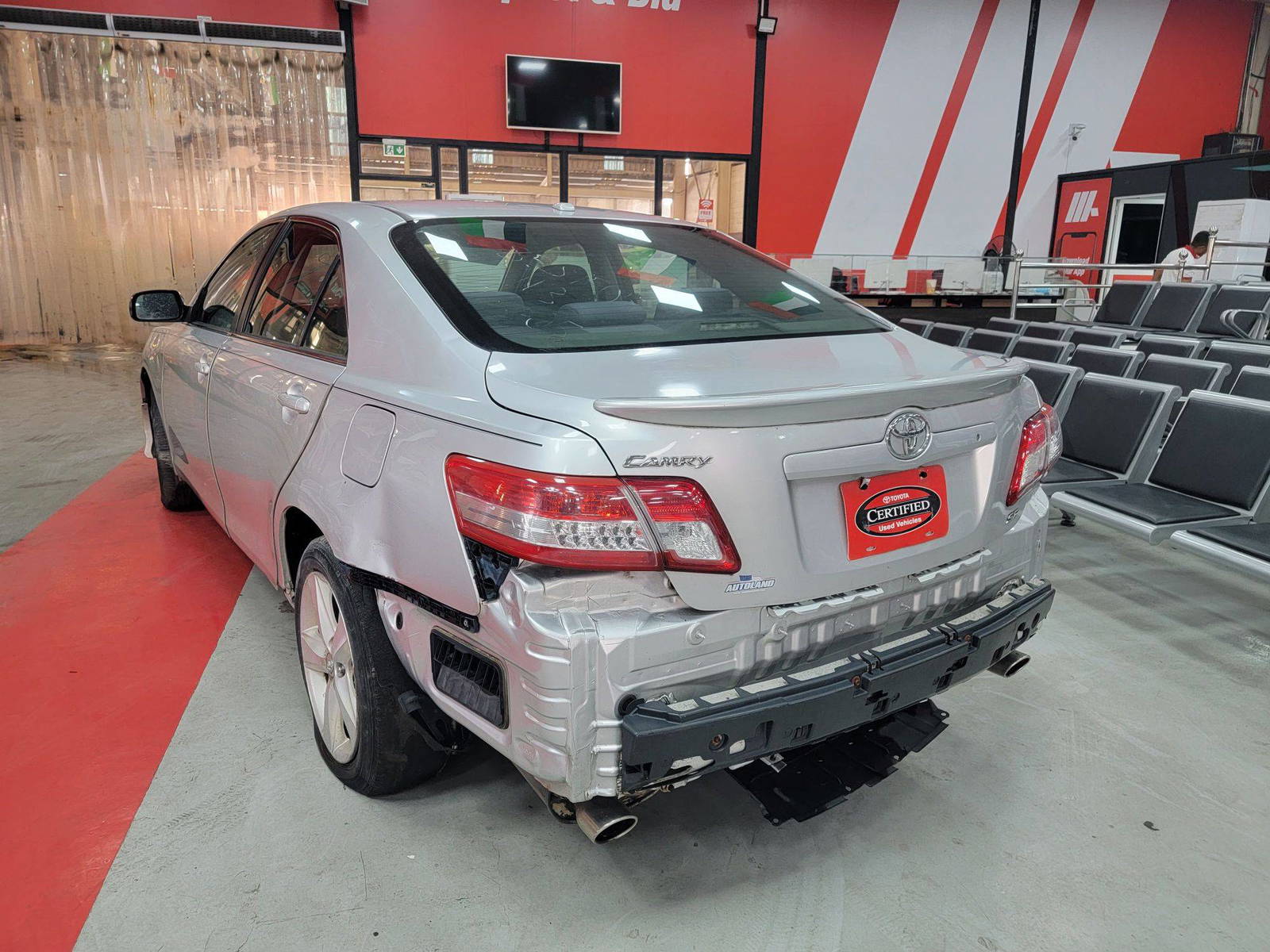 2011 TOYOTA CAMRY — 191104 Miles — Lot 92828725 — Main - Marhaba Auctions Used Cars - Image 5
