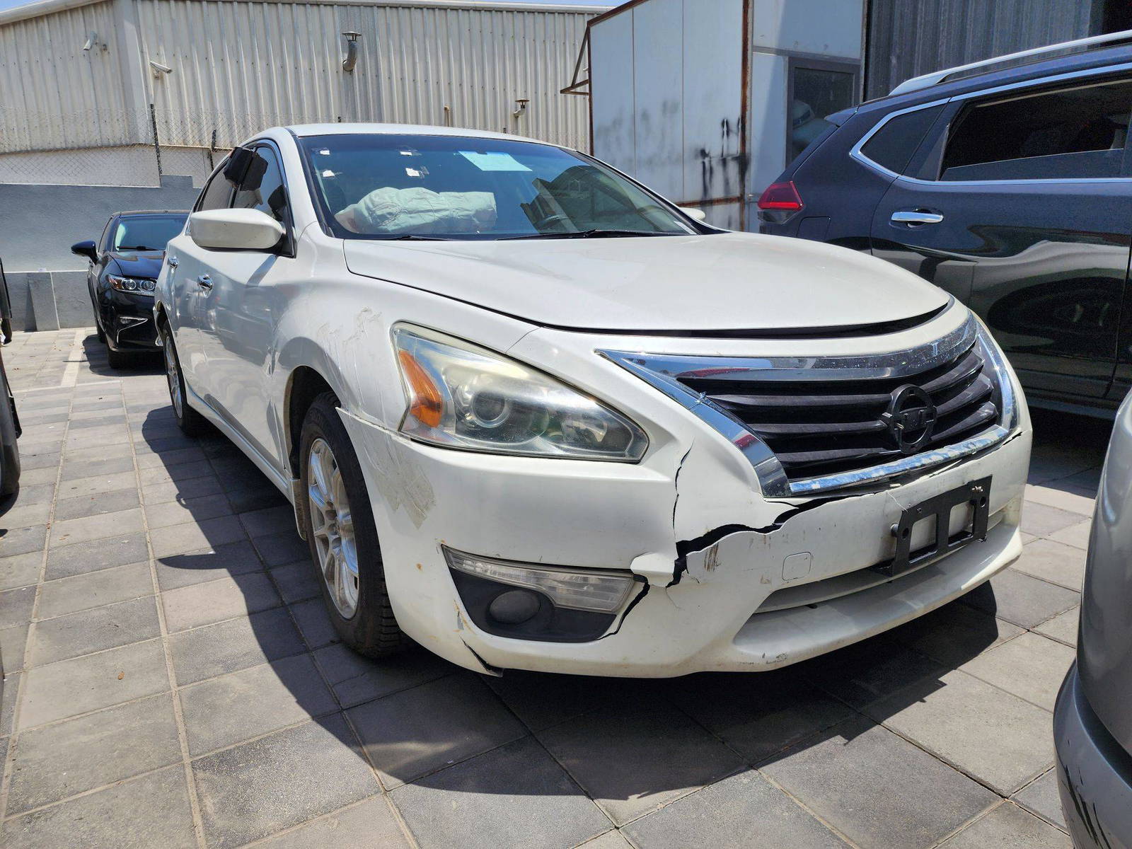 2014 NISSAN ALTIMA — 217733 KM — Lot 34428 — Al Quoz - Marhaba Auctions Used Cars - Image 3