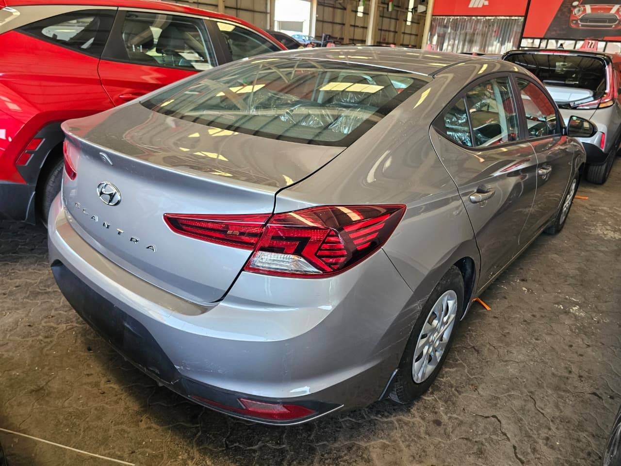 2020 HYUNDAI ELANTRA — 68418 Miles — Lot 105470 — AutoBaba - Marhaba Auctions Used Cars - Image 5