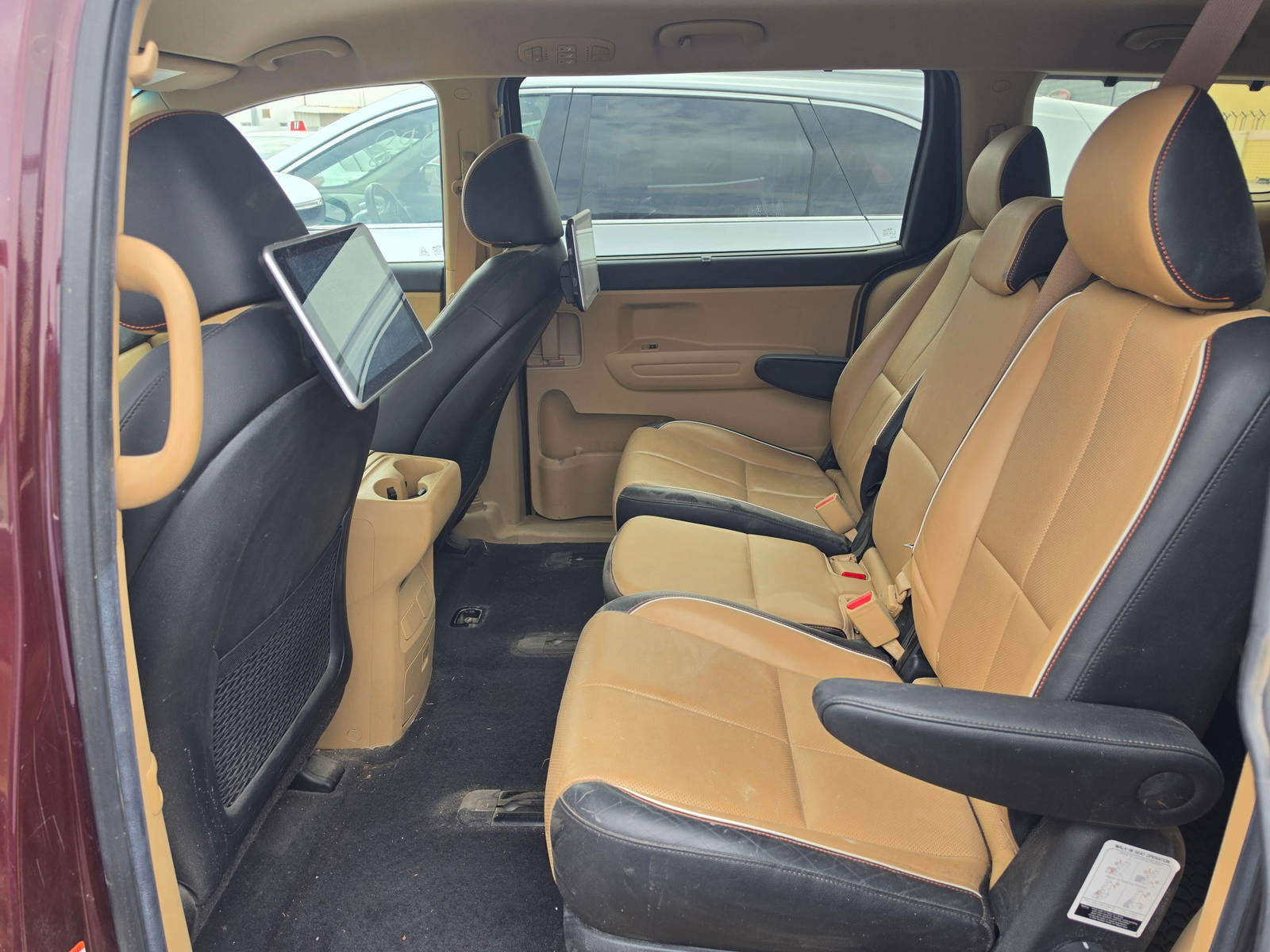 2019 KIA SEDONA — 120404 Miles — Lot 94044865 - Marhaba Auctions Used Cars - Image 8