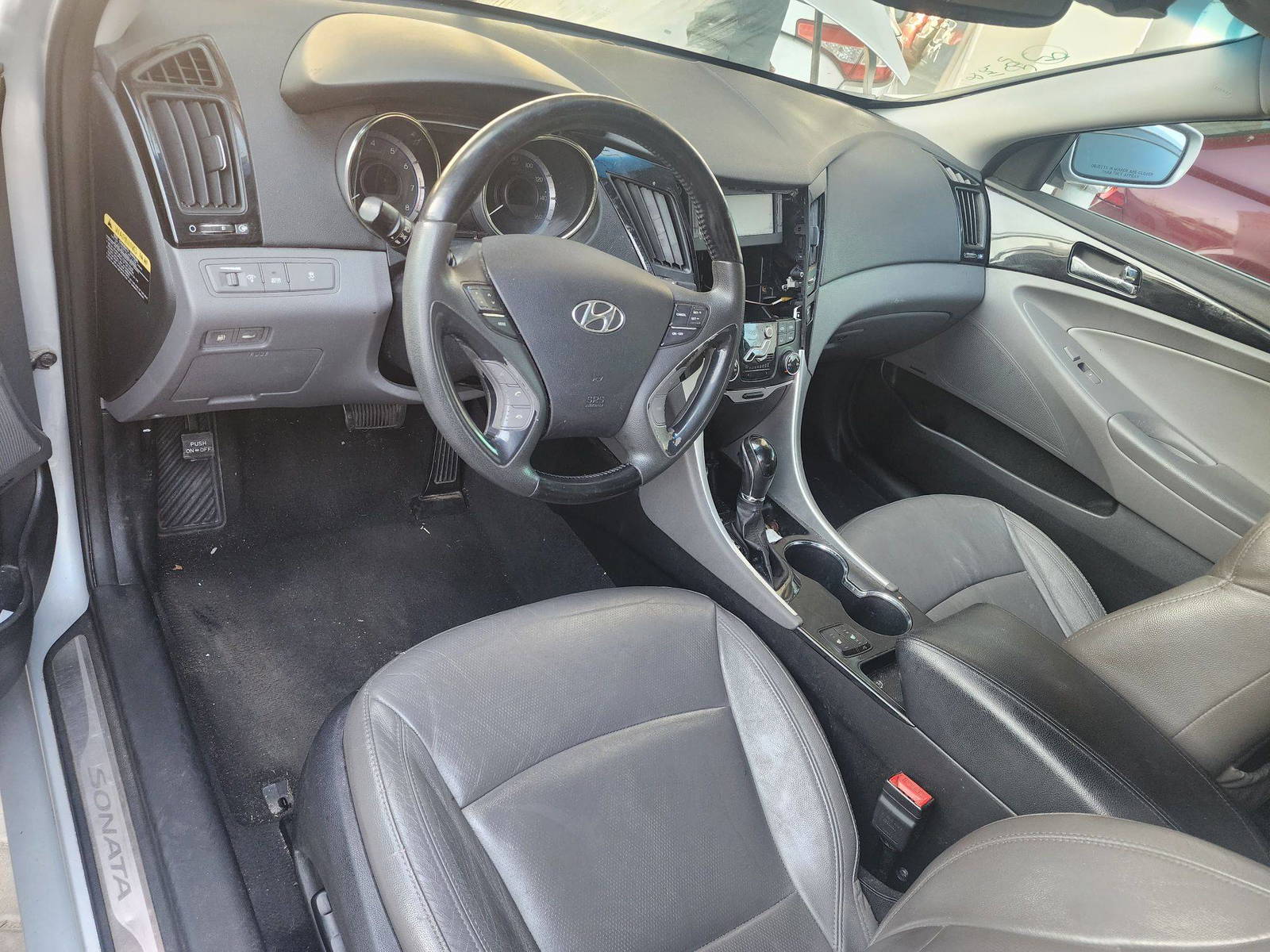 2011 HYUNDAI SONATA — 165926 Miles — Lot 65367443 - Marhaba Auctions Used Cars - Image 4