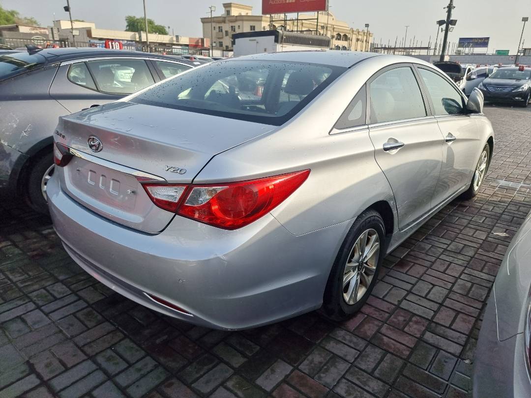 2011 HYUNDAI SONATA — 113597 KM — Lot 215478 — Souq - Marhaba Auctions Used Cars - Image 4