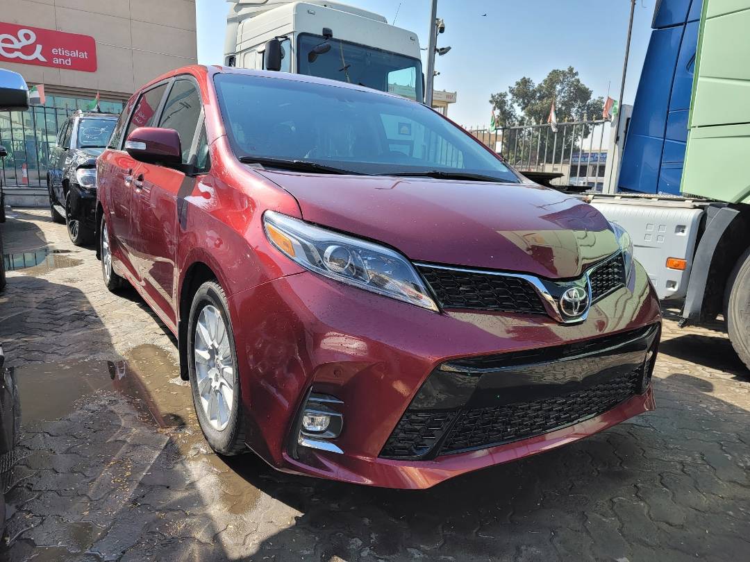 2015 TOYOTA SIENNA — 145934 Miles — Lot DCXFS596260 — Main - Marhaba Auctions Used Cars - Image 4