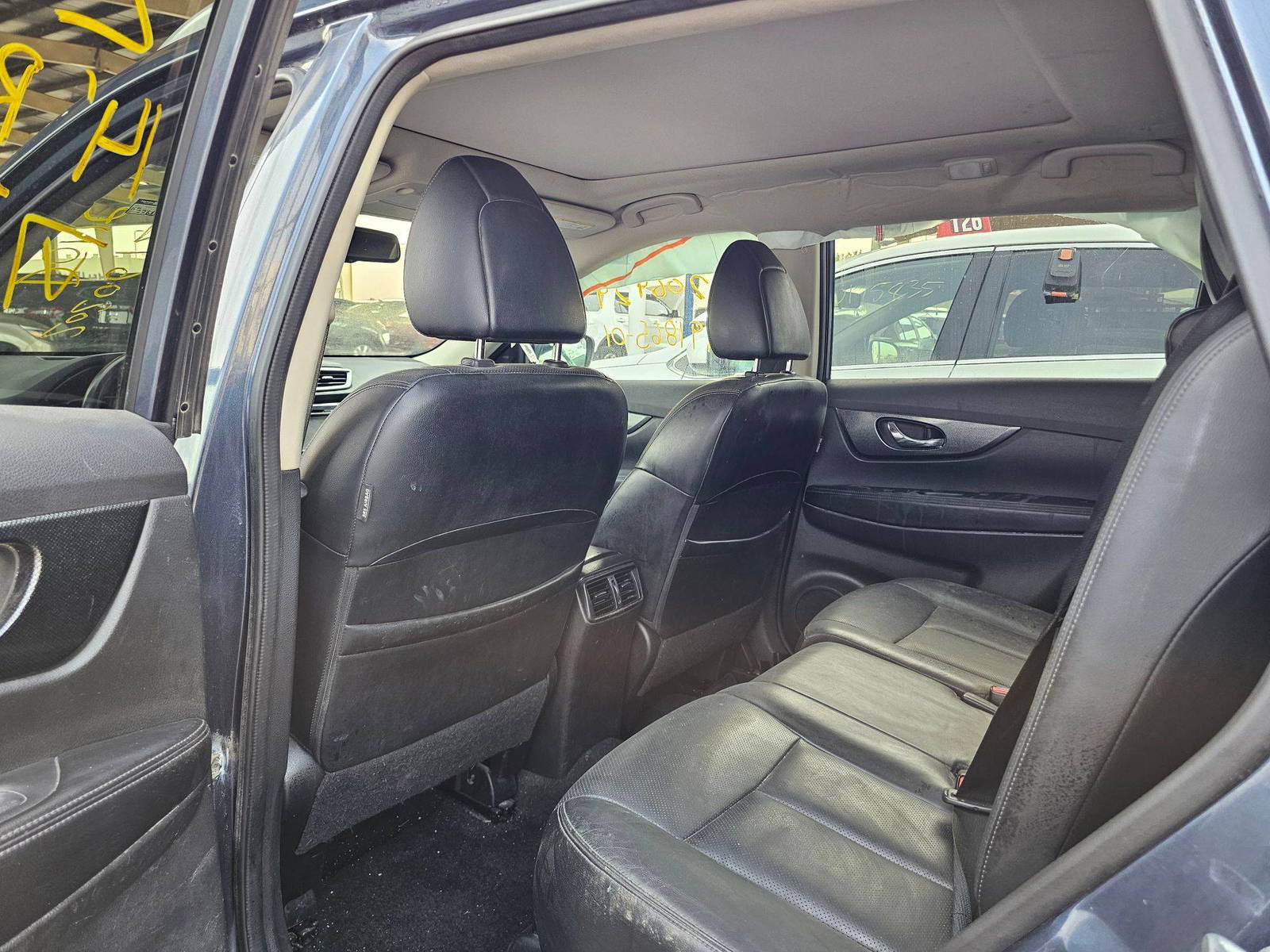2014 NISSAN ROGUE — 226140 KM — Lot 20206929 — Souq - Marhaba Auctions Used Cars - Image 6