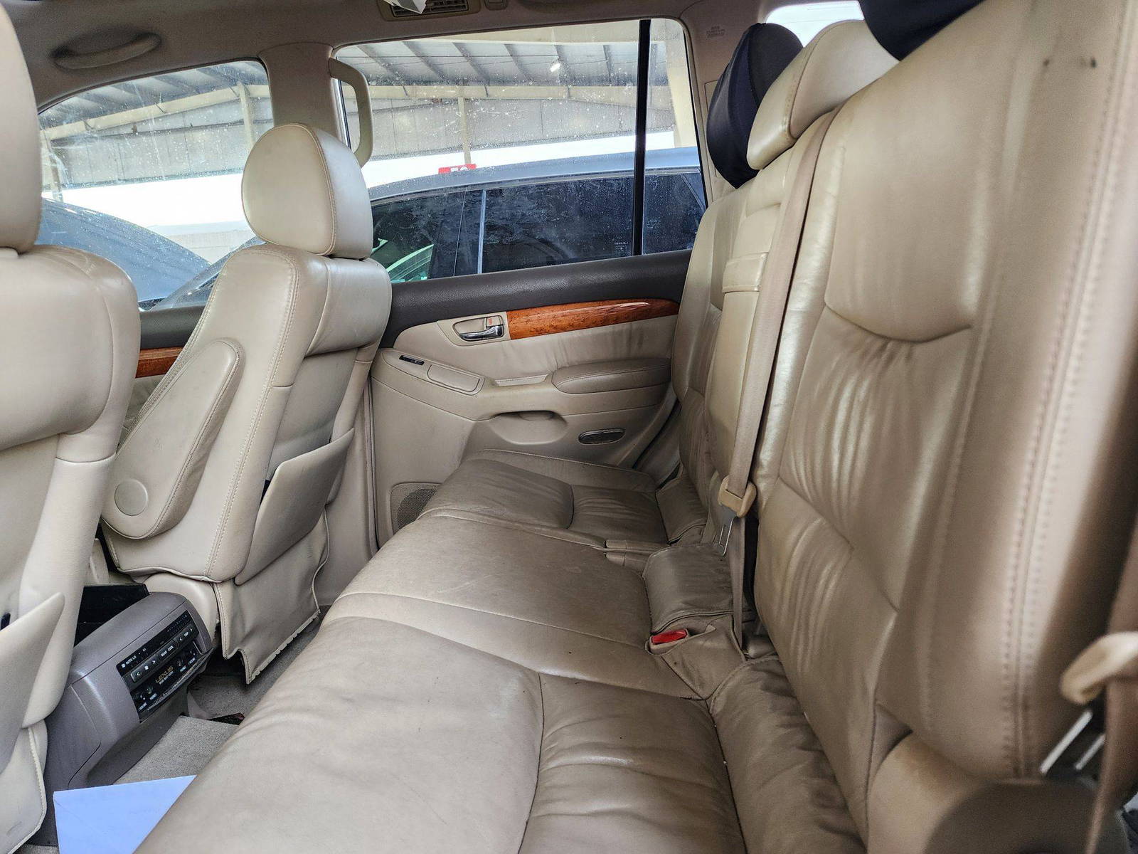 2006 LEXUS GX 470 — 279309 Miles — Lot 37461244 — Main - Marhaba Auctions Used Cars - Image 8